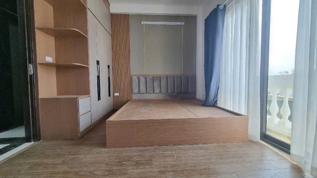 BÁN NHÀ THANH AM LONG BIÊNOTO ĐỖ CỔNGLÔ GÓCTHANG MÁY42M NHỈNH 9 TỶ