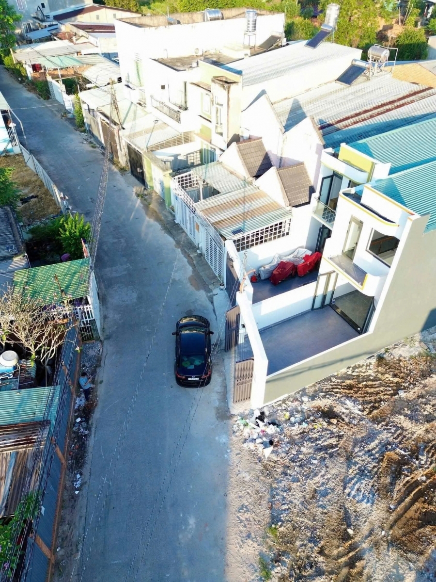 Bán nhà trệt lầu DX 143, Tương Bình Hiệp – đường nhựa 6m, giá 2,85 tỷ