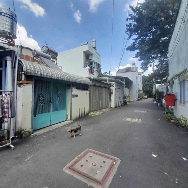 Bán nhà trong ngõ đường số 11 Trường Thọ Thủ Đức TP HCM - Dt 102m2 cấp 4. Giá 715 tỷ - Sổ Hồng đầy