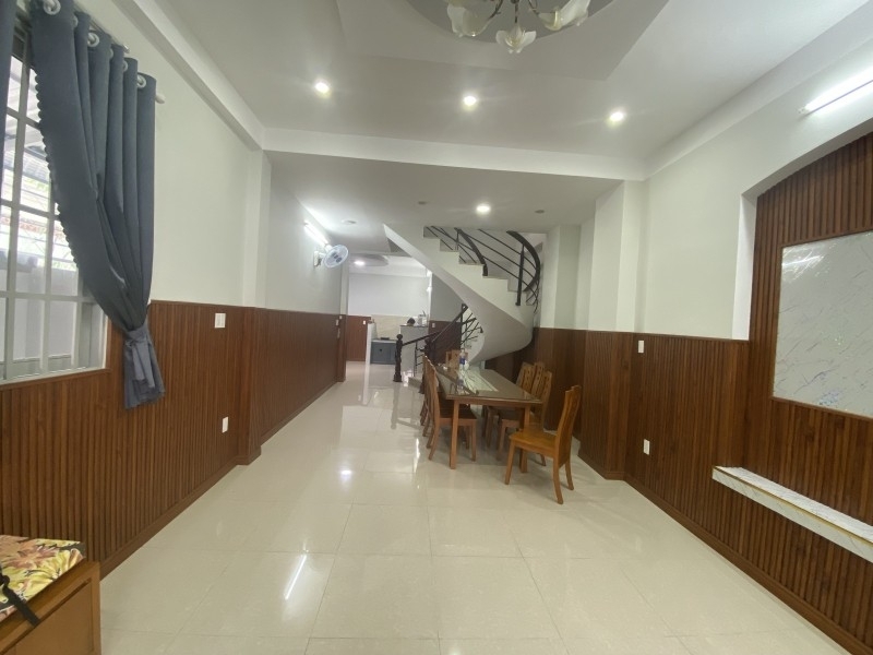 Bán nhà trong ngõ đường số 27 Hiệp Bình Chánh Thủ Đức TP HCM. DT 121m2 3 tầng giá 87 tỷ sổ hồng LH