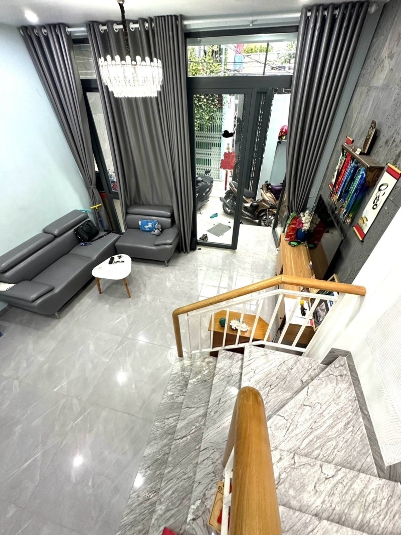 Bán nhà trong ngõ đường số 8 Trường Thọ Thủ Đức DT105m2 2 tầng 3PN 7.35 tỷ có sổ hồng. Liên hệ