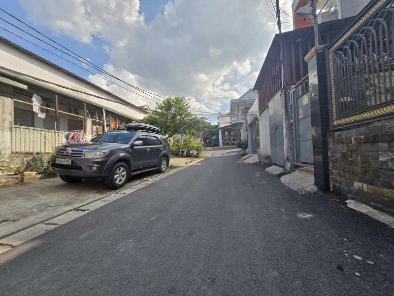 Bán nhà trong ngõ Man Thiện Tăng Nhơn Phú A Q.9 Hồ Chí Minh - Diện tích 200m2 2 tầng Sổ Hồng Giá