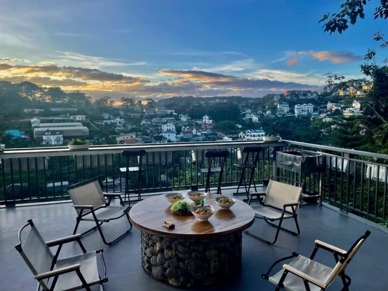 Bán Nhà View Đẹp – Đang Kinh Doanh Du Lịch Đường Hoàng Hoa Thám – Đà Lạt