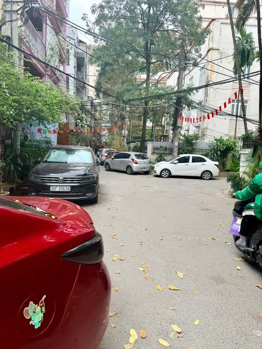 BÁN NHÀ VÕNG THỊ 93M 5 TẦNG MẶT TIỀN 5.5M Ô TÔ VÀO NHÀ GIÁ 46 TỶ 0336212066