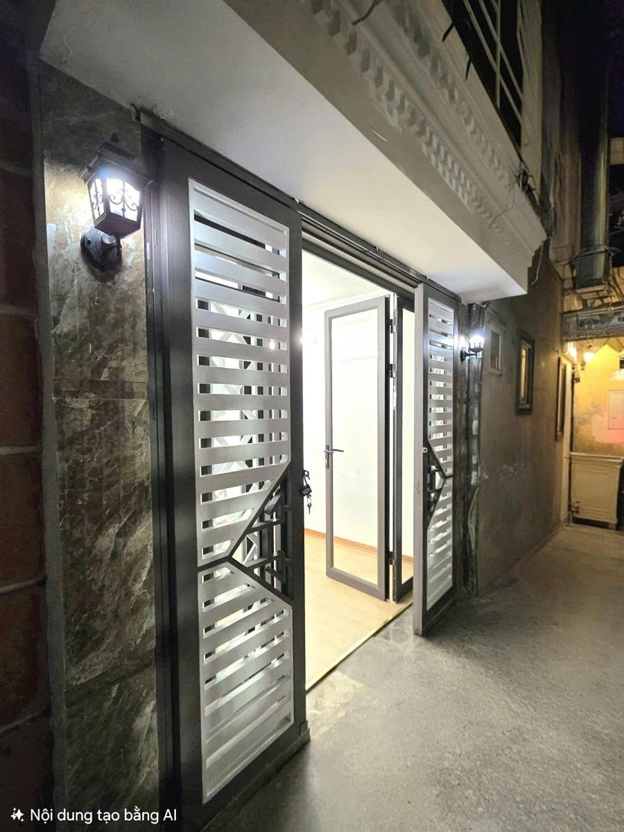 BÁN NHÀ XÃ ĐÀN 5 TẦNG 22M GẦN Ô TÔ GIÁ HƠN 7 TỶ CÁCH VÀI BƯỚC CHÂN LÀ RA PHỐ