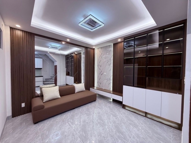 bán nhà xuân la DT 23m x5 tầng 6950 tỷ 40m ô tô tránhngõ thôngfull nội thất