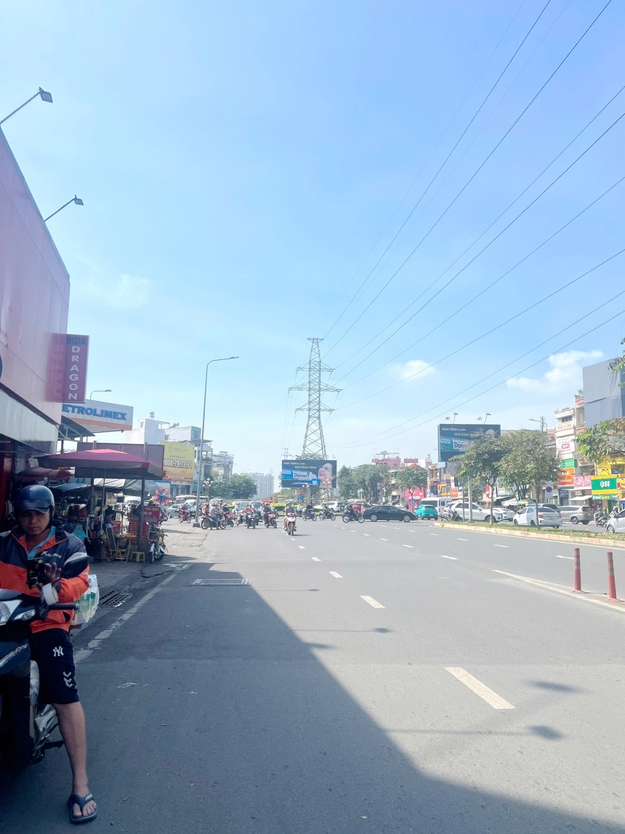 Bán tài sản siêu hiếm (880m2) 2 mặt tiền đường Hậu Giang Phường 12 Quận 6. Giá: 190 tỷ