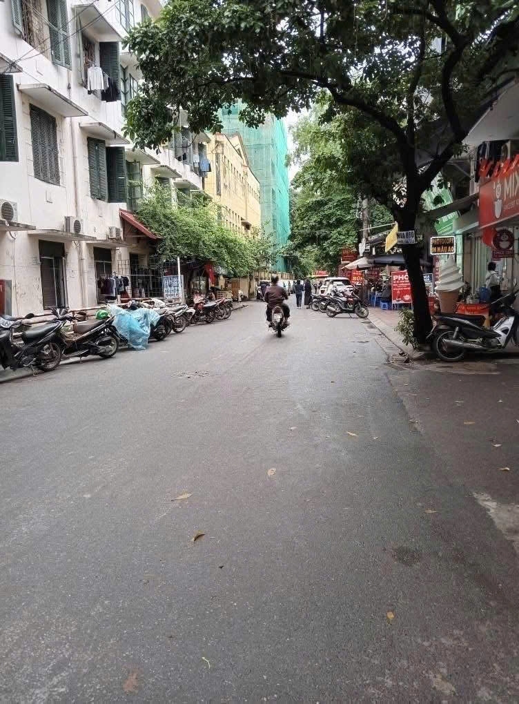 Bán tập thể Đại học Công Đoàn Đống Đa 50m² 2PN 1WC 357 tỷ