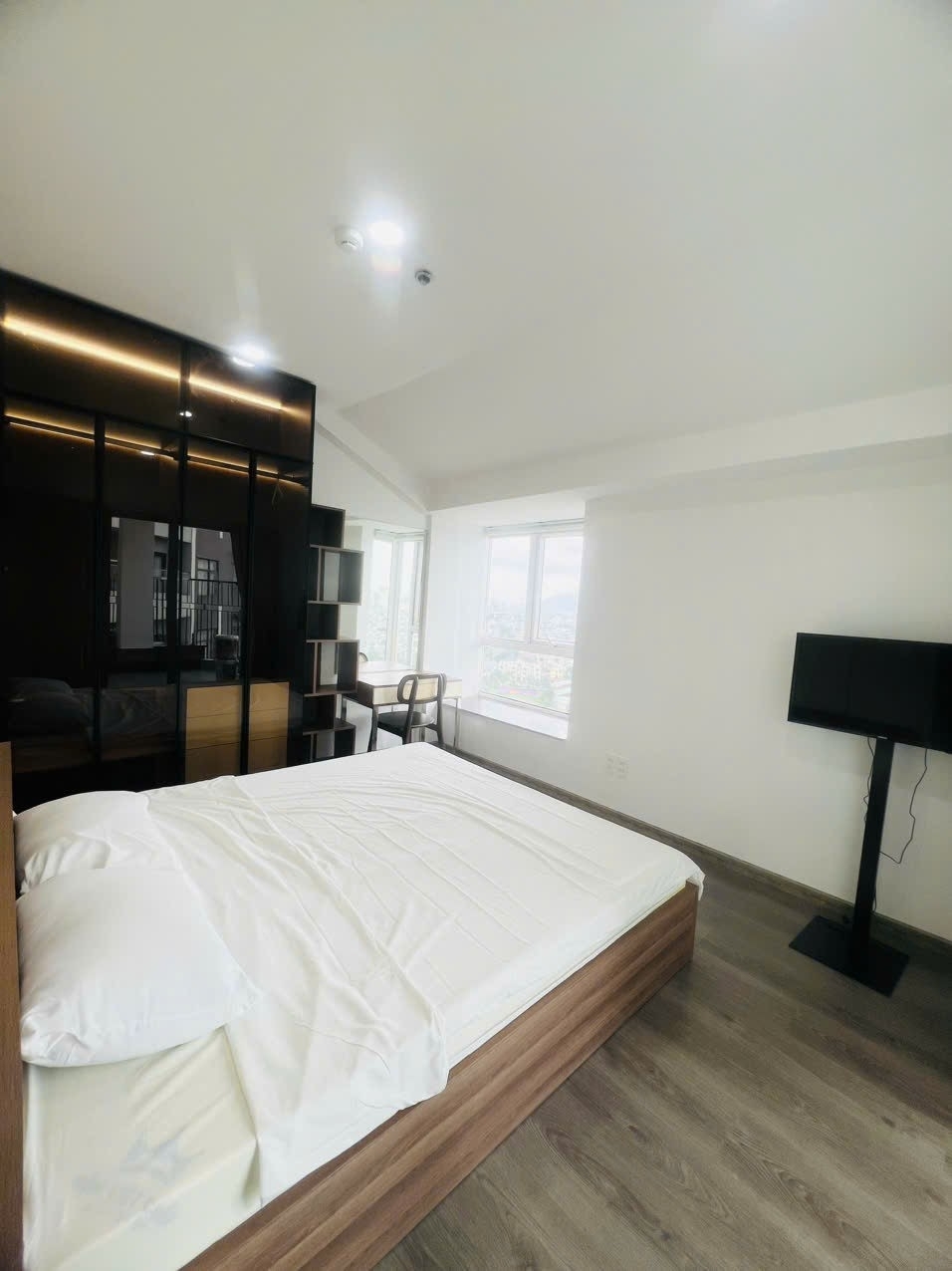 Bán tòa căn hộ An Thượng 5 tầng dòng tiền 40 triệu/tháng chỉ 179 tỷ