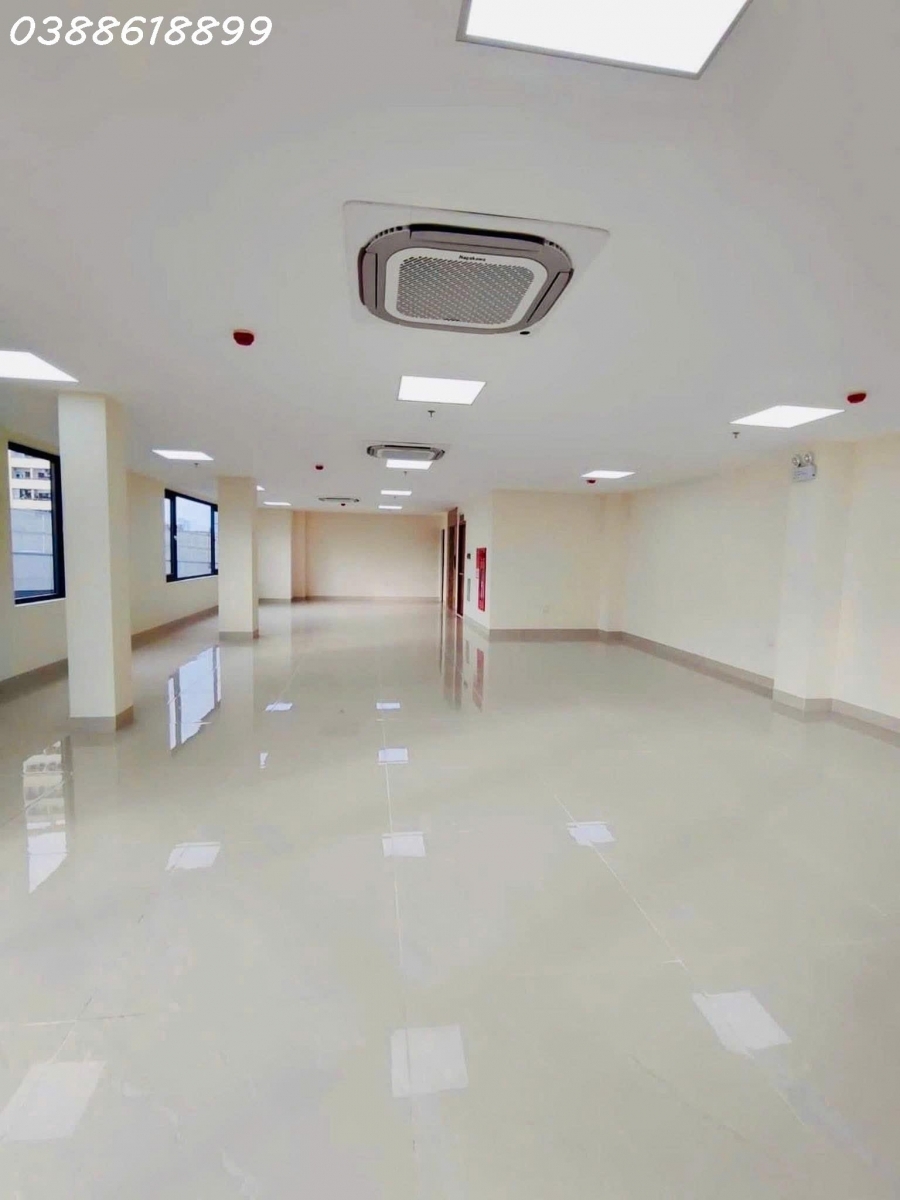 BÁN TOÀ VĂN PHÒNG MP PHẠM VĂN ĐỒNG 210Mx8T MT 21M - LÔ GÓC - PCCC HOÀN CÔNG ĐẦY ĐỦ - DÒNG TIỀN