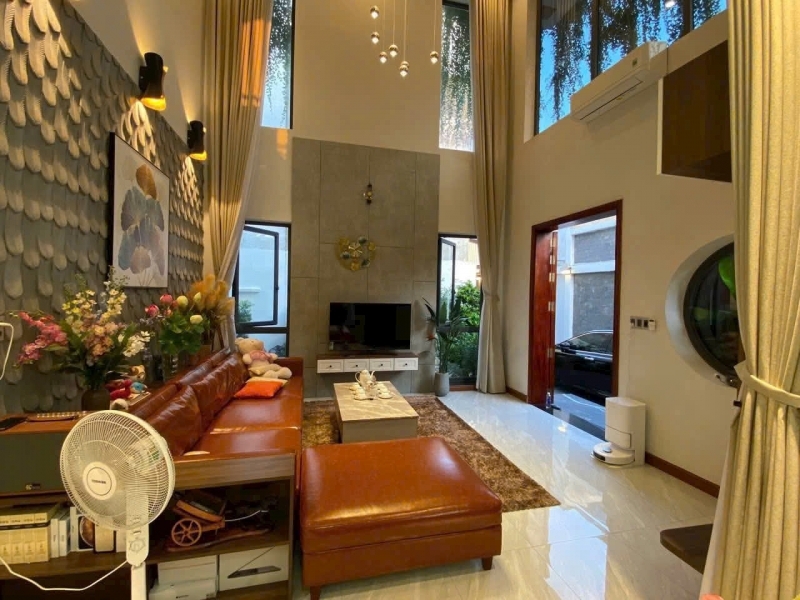 BIỆT THỰ MINI (303M²) SIÊU ĐẸP CÓ HỒ BƠI & SÂN VƯỜN MT THỚI TAM THÔN 14 HÓC MÔN