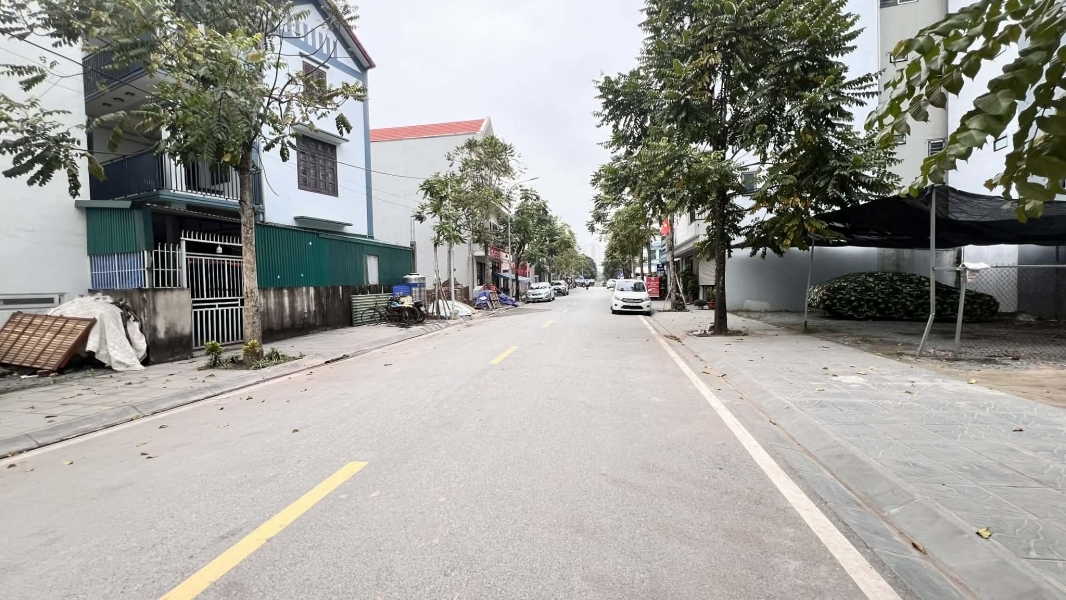 biệt thự sân vườn Long Biên gần hồ điều hòa diện tích 152m mặt tiền 11m full thổ cư