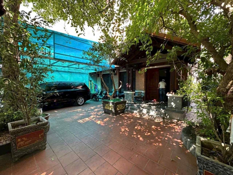 biệt thự sân vườn Ngọc Lâm vỉa hè ôtô tránh cách cầu Chương Dương 100m