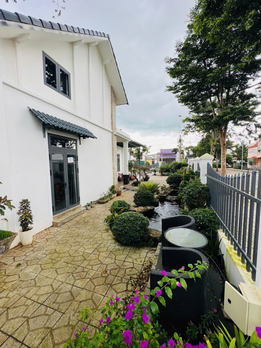 Biệt  thự trệt 3 mặt đường lớn, trung tâm sầm uất đức trọng, lâm đồng