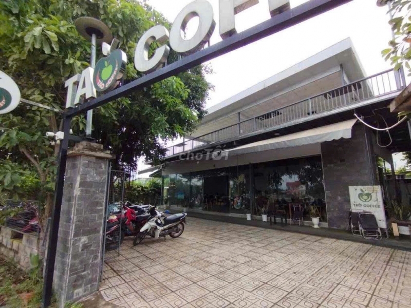 Bình Dương ! Cần sang quán caffe sân vườn ngay bờ sông rộng rãi thoáng mát Tel : 0908856457 (