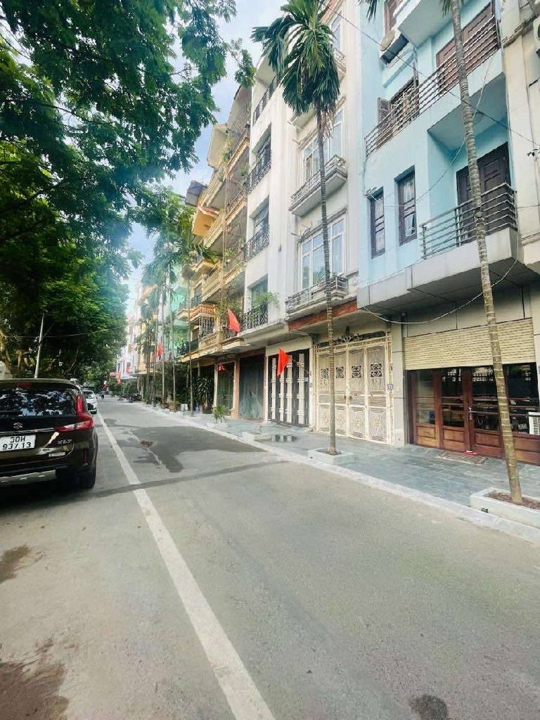 “Building VIP” bán nhà mặt phố Phạm Tuấn Tài kinh doanh 200m mặt tiền 12m vị trí siêu đẹp