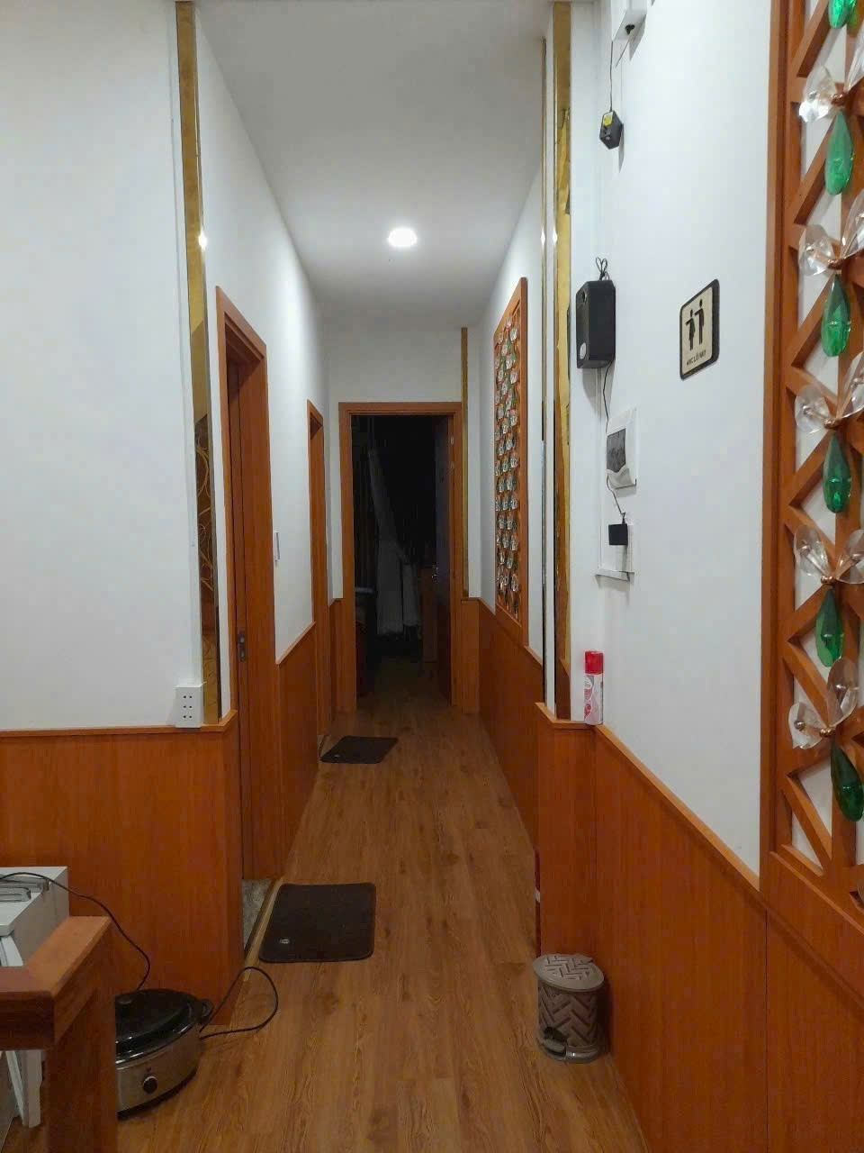 cần bán gấp nhà 3 tầng mặt tiền Hùng Vương Diện tích : 65m2 Giá bán : 225 tỷ lh e Mọi thông tin chi