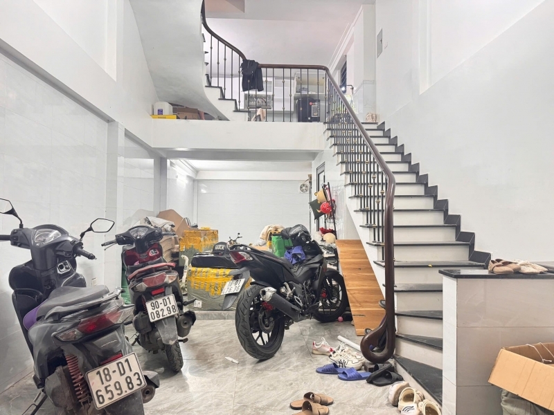 Cần bán gấp nhà Phố Thanh Liệt-40m*5 tầng*4mMT- ô tô cách 15m- Kinh doanh. Nhỉnh 9 tỷ