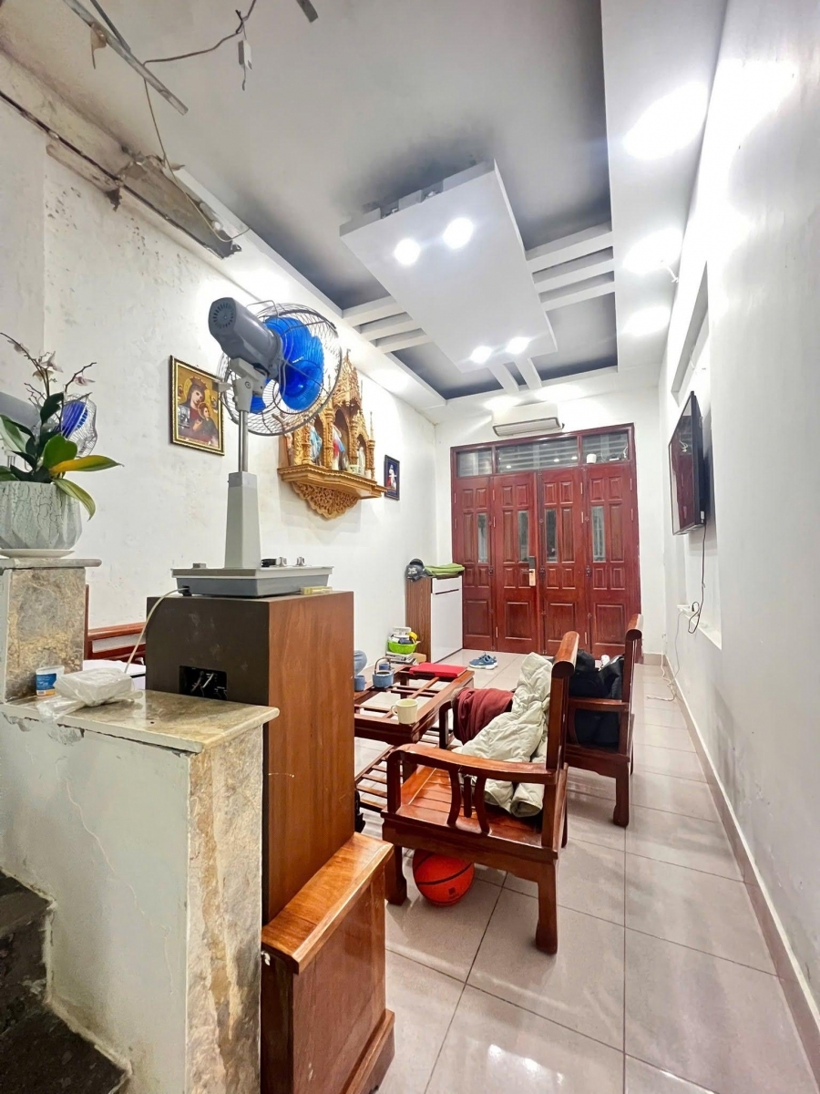 Cần bán gấp nhà Phố Thanh Liệt-Lô góc- 40m*5 tầng*4mMT- Ngõ thông- Kinh doanh. Giá 9 tỷ