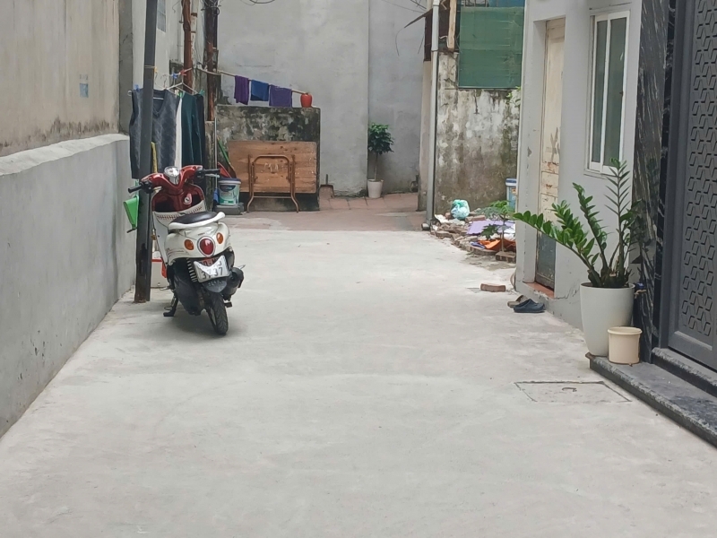 Cần bán lô đất 61.3 m2 tại Lâm Du Bồ Đề sổ đỏ chính chủ số điện thoại liên lạc 0987806245