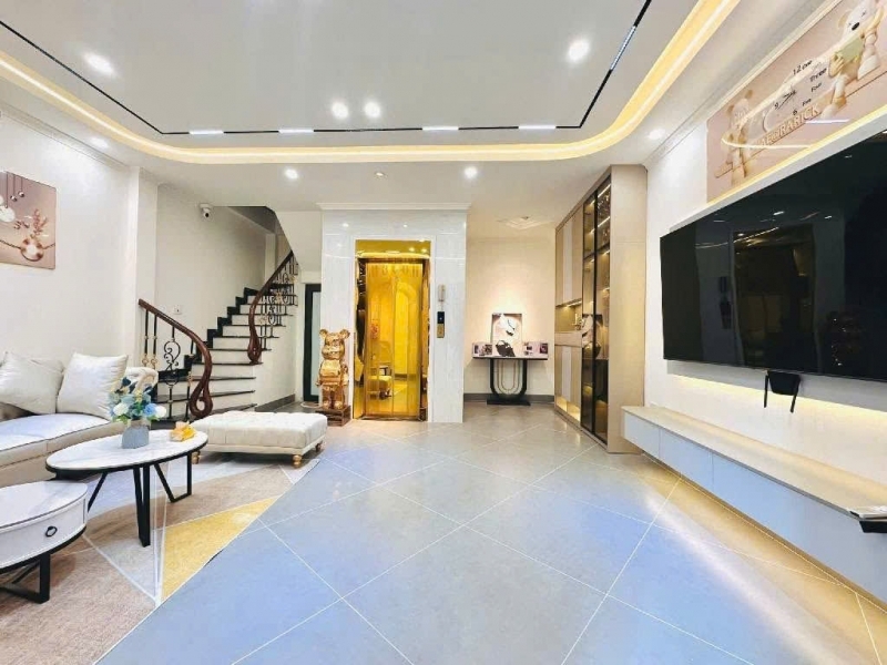 CẦN BÁN NHÀ MẶT NGÕ LẠC LONG QUÂN ĐƯỜNG RỘNG 2 OTO TRÁNH DT 46M2  5TANG