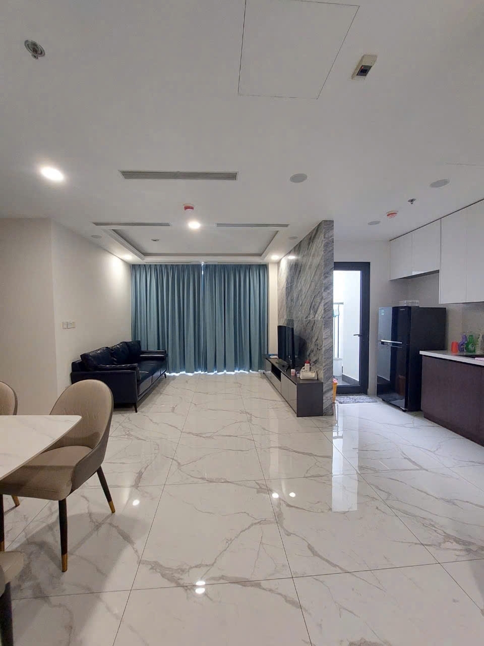 CẦN CHO THUÊ CĂN HỘ SUNSHINE SKY CITY – QUẬN 7 -TPHCM