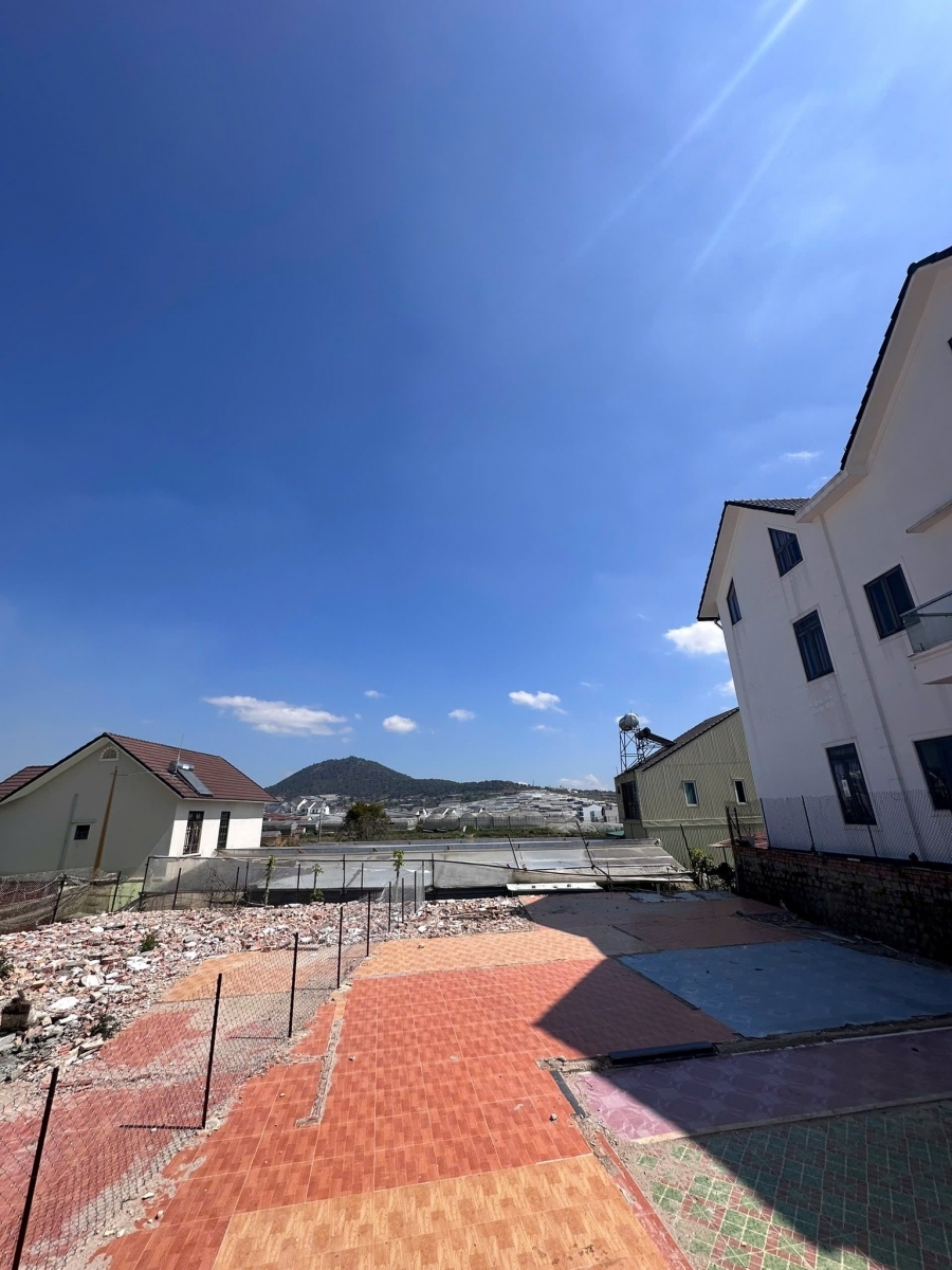 Cần Tiền Bán Gấp Đất Nền Biệt Thự Đường Hồ Xuân Hương Đà Lạt 205m2 Giá Chỉ 7 Tỷ