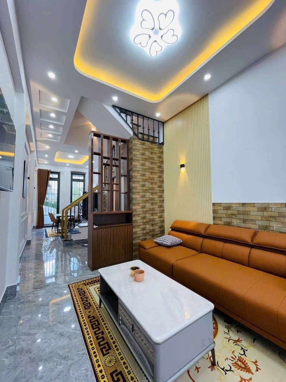 Cần Tiền Bán Gấp Nhà Đẹp Mới Xây Đường Lý Nam Đế P. Xuân Hương - Đà Lạt Giá 4 Tỷ