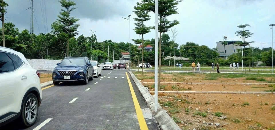 CẦN TIỀN MUỐN BÁN NHANH LÔ GÓC 68M NGAY TRẠI LÁNG CỔ ĐÔNG GIÁ HƠN HAI TỶ TÝ