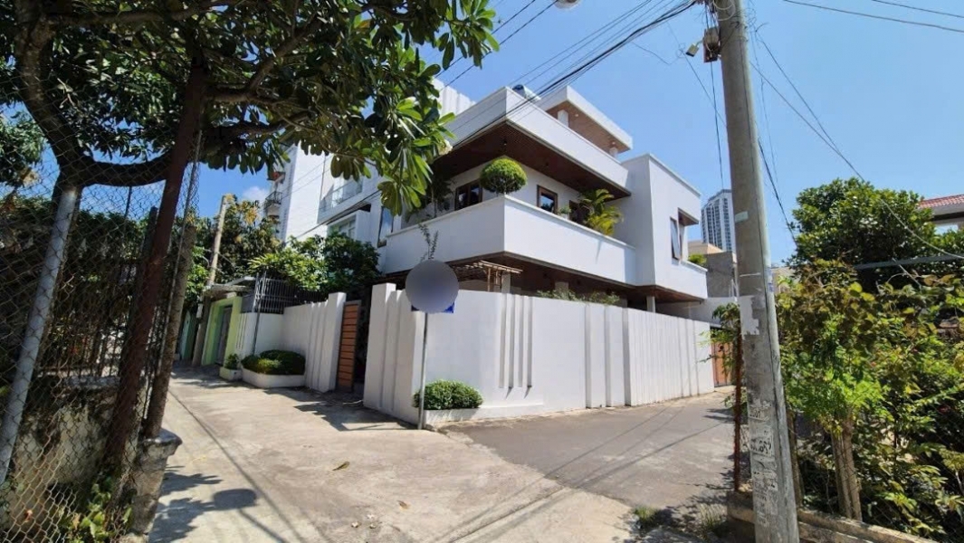 Căn Vila Góc 2 mặt tiền tâm huyết Thiết kế Sang trọng — Hiện Đại — P. Bắc Nha Trang.