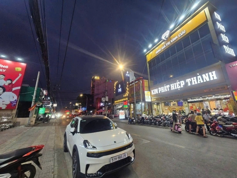 CẶP NHÀ MẶT TIỀN NGUYỄN ẢNH THỦ – ĐOẠN VIP SÁT LÊ VĂN KHƯƠNG – HIẾM Q12