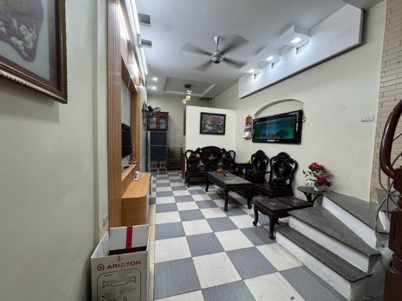 Cc cần cho thuê nhà ngõ Giếng Mứt 4 tầng x 35m2 3 ngủ vào ngay chỉ 12 triệu