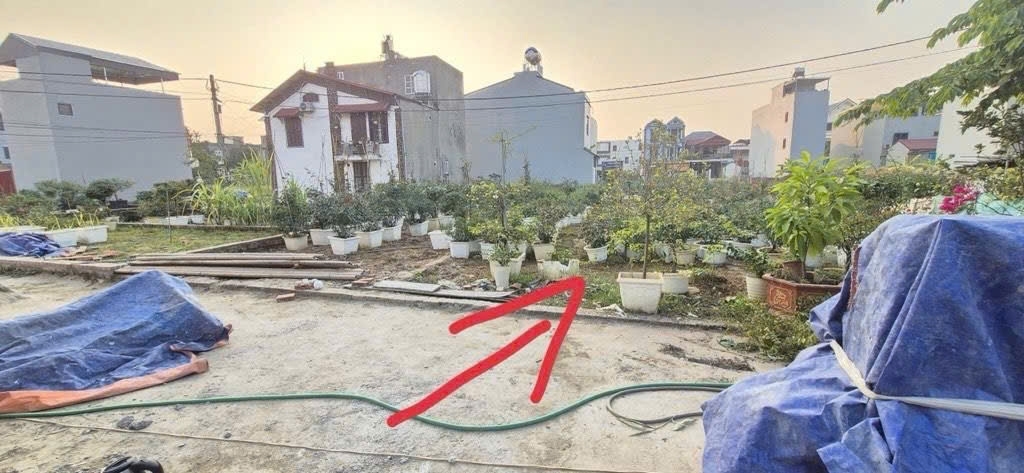 Chỉ 26 tỷ tìm đâu ra lô đất 40m ở tổ 10 Quang Minh full thổ cư đường rộng oto đỗ đẹp thế này