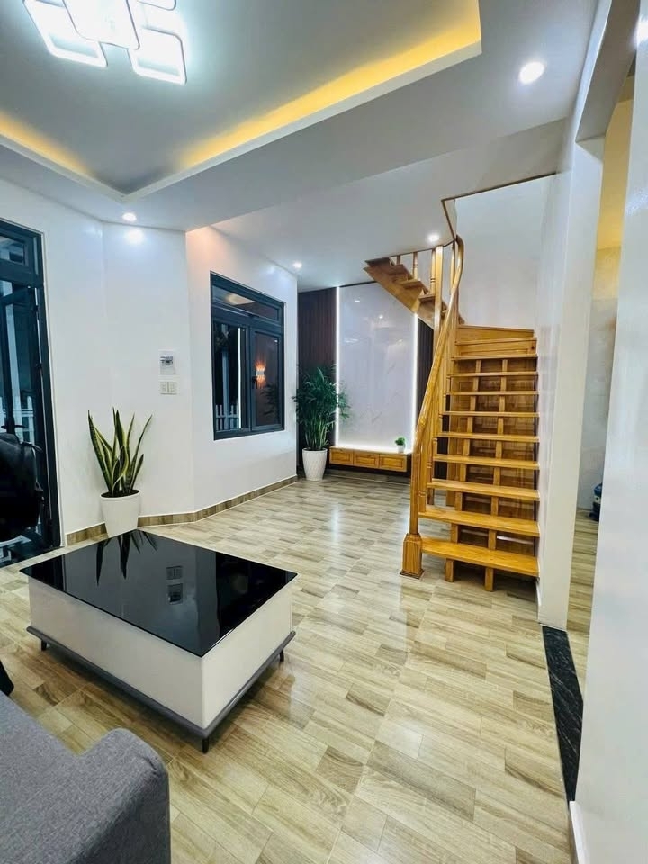 Chỉ 4.35 Tỷ - Bán Gấp Nhà Sổ Riêng XD Đường Thiện Ý Đà Lạt 1 Trệt 1 Lầu