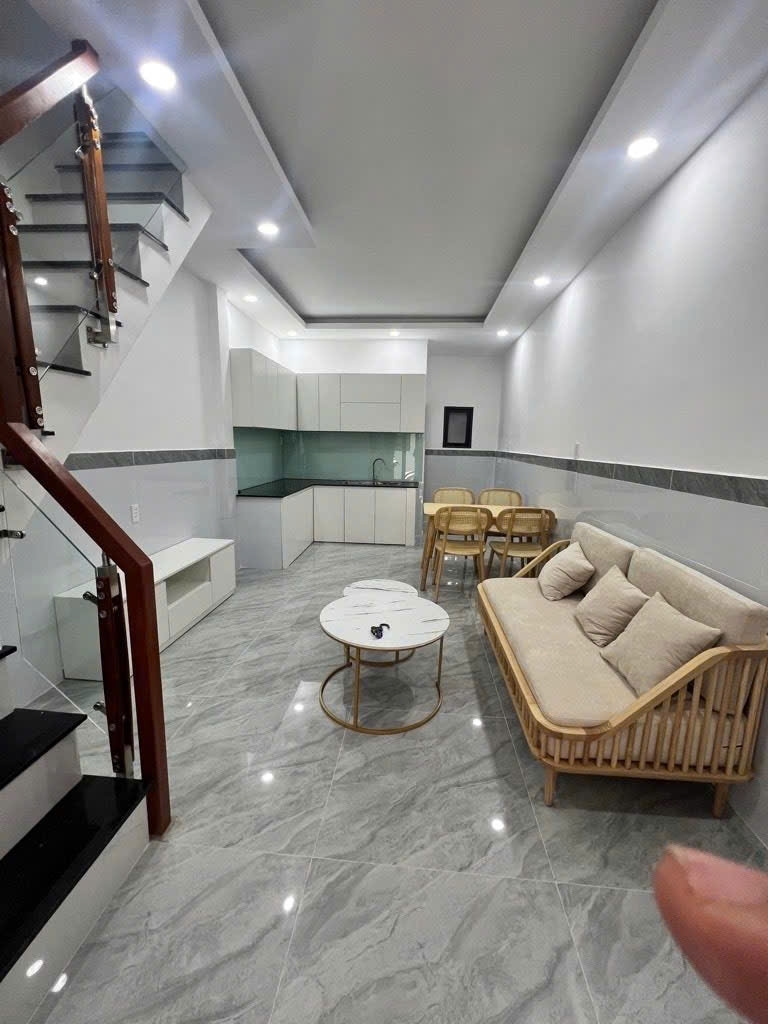 CHỈ 4 TỶ CÓ NHÀ 2 TẦNG-2PN-2WC TẠI PHƯỚC LONG B QUẬN 9-Ở NGAY-AN NINH