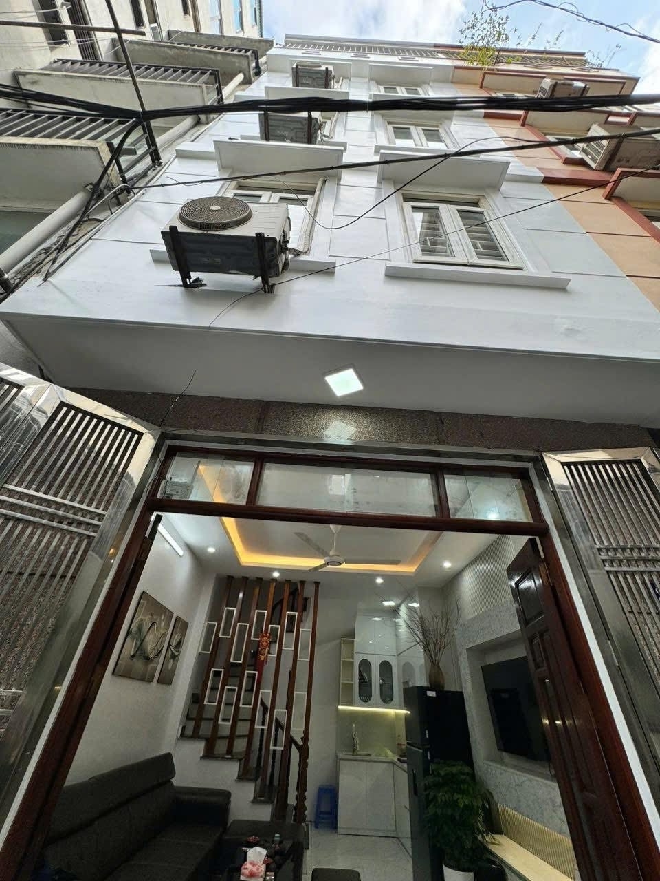 Chỉ 81 tỷ. Sở hữu ngay nhà đẹp Phố Bằng Liệt- 30m*5 tầng- Cạnh KĐT Tây Nam Linh Đàm-Gần hồtrường chợ