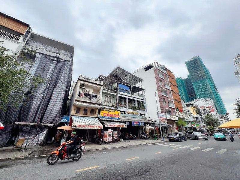 CHÍNH CHỦ 1 ĐỜI - BÁN NHÀ MẶT TIỀN KD Đ.CÔ BẮC QUẬN 1 - HDT ĐỀU 25TR//TH - VỊ TRÍ HIẾM NHÀ BÁN -