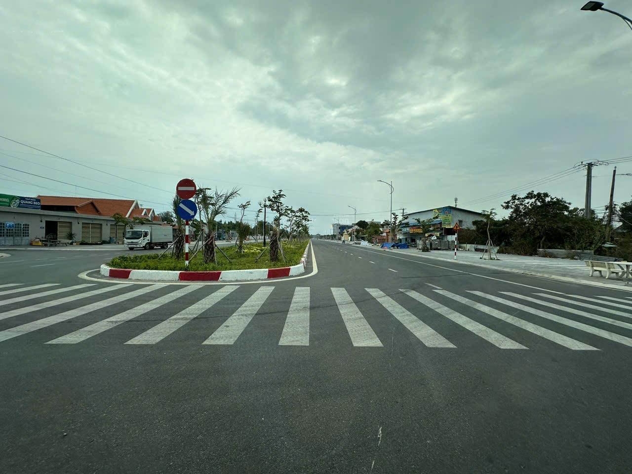 CHÍNH CHỦ BÁN ĐẤT THỔ CƯ SẴN SỔ NGAY MẶT TIỀN TRẦN HƯNG ĐẠO-PHÚ MỸ