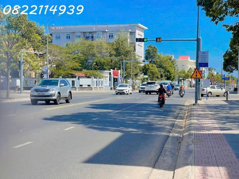 Chính chủ bán lỗ siêu phẩm mặt tiền Võ Văn Kiệt sát bên bệnh viện và UB Tỉnh rộng 920m2