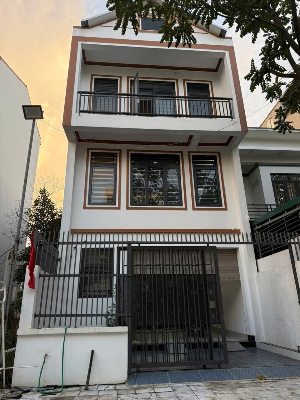 CHÍNH CHỦ BÁN NHÀ 3 TẦNG – SỐ 19 KHU DÂN CƯ TỈNH UỶ – TP VĨNH YÊN VĨNH PHÚC