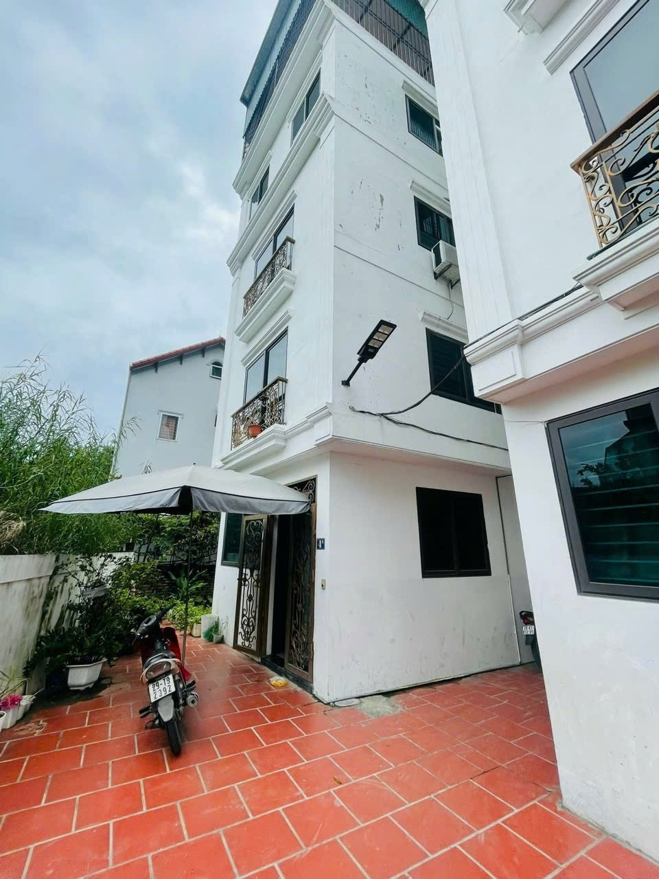 CHÍNH CHỦ BÁN NHÀ LÔ GÓC – MỚI TINH - BÁT KHỐI LONG BIÊNHÀ NỘI