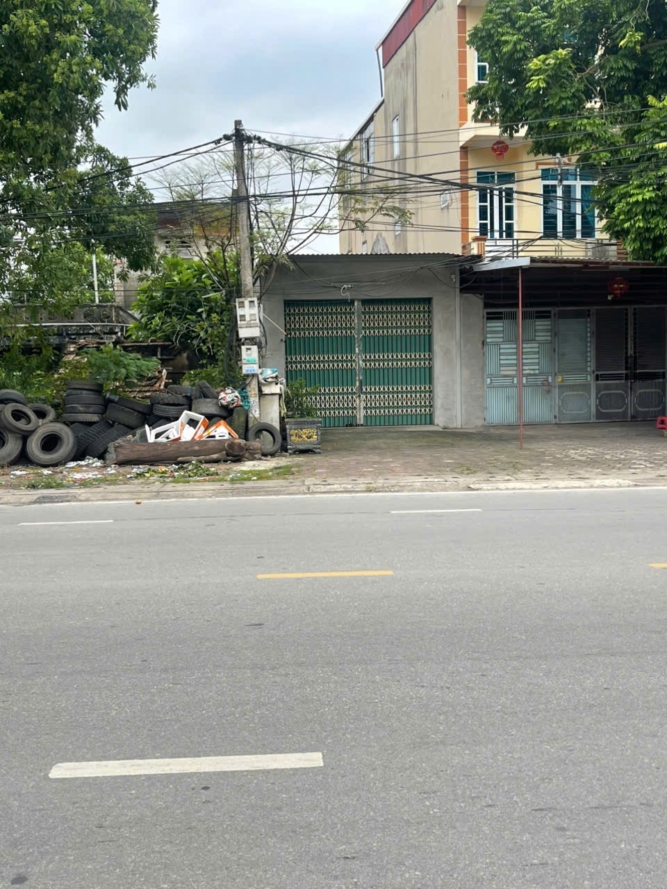 CHÍNH CHỦ BÁN NHÀ MẶT ĐƯỜNG TRỤC CHÍNH HỒNG THÁI – GẦN KCN ĐÌNH TRÁM BẮC GIANG