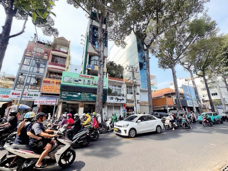 CHÍNH CHỦ CẦN BÁN GẤP NHÀ 5 TẦNG MTKD Đ.CAO THẮNG QUẬN 3 - DT 60M2 FULL THỔ CƯ- KHU VIP HIẾM NHÀ