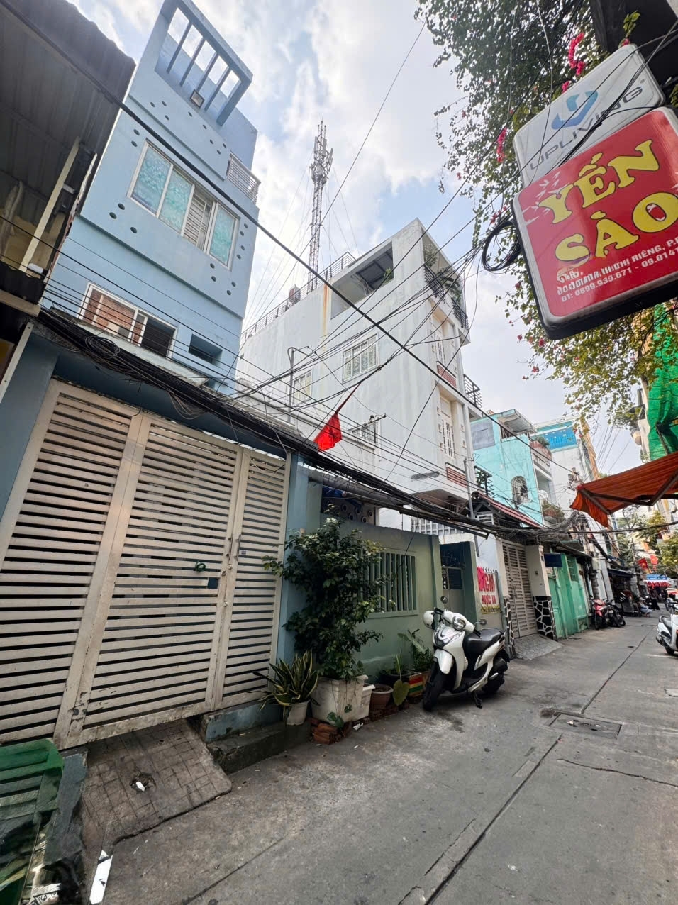 CHÍNH CHỦ CẦN BÁN NHÀ 4 TẦNG MẶT TIỀN HXH Đ.LÊ THỊ RIÊNG BẾN THÀNH QUẬN 1 - DT LỚN 76M2 FULL THỔ -