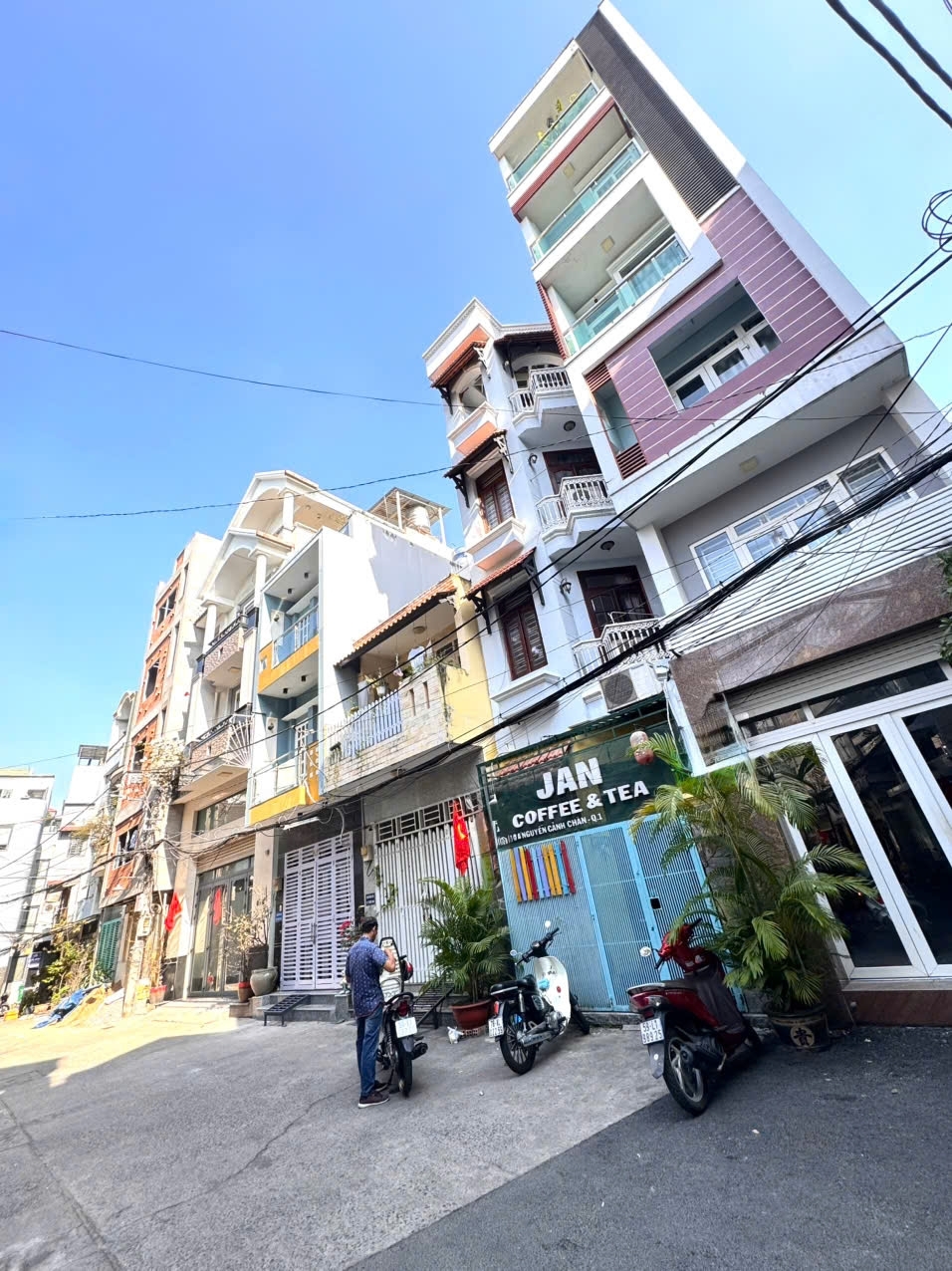 CHÍNH CHỦ CẦN BÁN NHÀ 5 TẦNG HXH 10M Đ.NGUYỄN TRÃI P.NGUYỄN CƯ TRINH QUẬN 1 - 53M2 FULL THỔ CƯ- VỊ