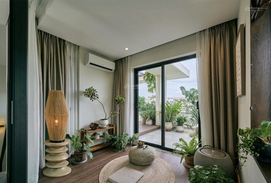 Chính chủ cần bán nhanh căn góc Villa Park view công viên trung tâm và đài phun nước  đường Bưng