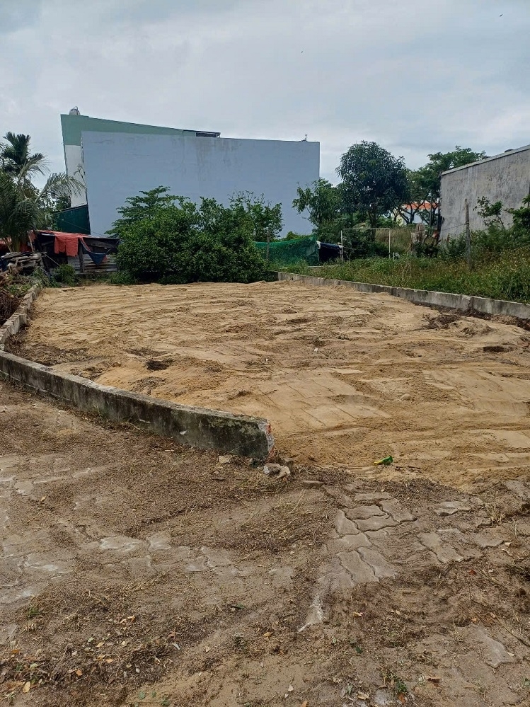 Chính chủ cần bán nhanh lô đất biển Tân Trà quận Ngũ Hành Sơn. Lh 0905233234