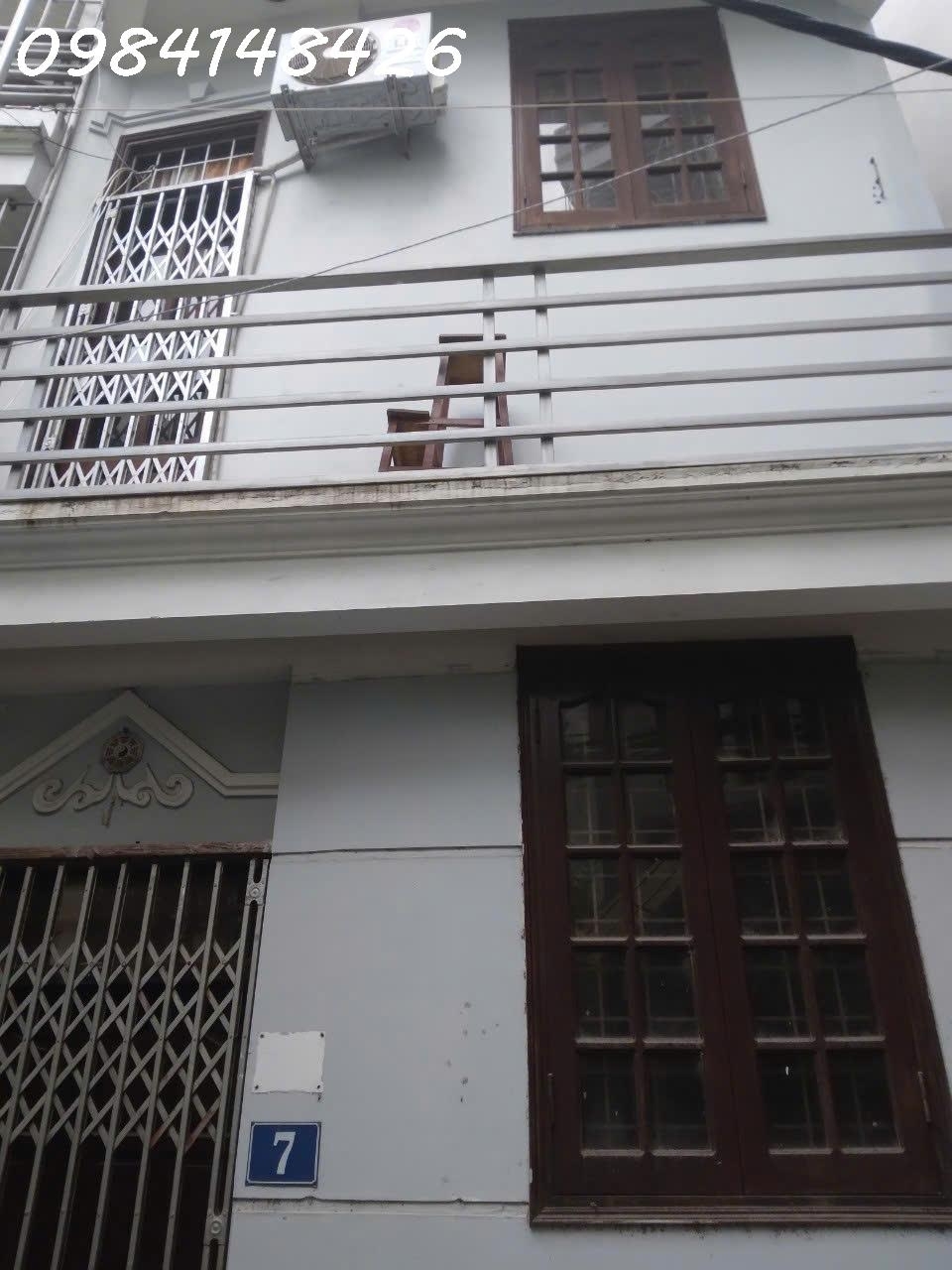 Chính chủ cần cho thuê nhà 3 tầng tại Ngõ 48 Nguyễn Khánh Toàn Cầu Giấy Hà Nội
