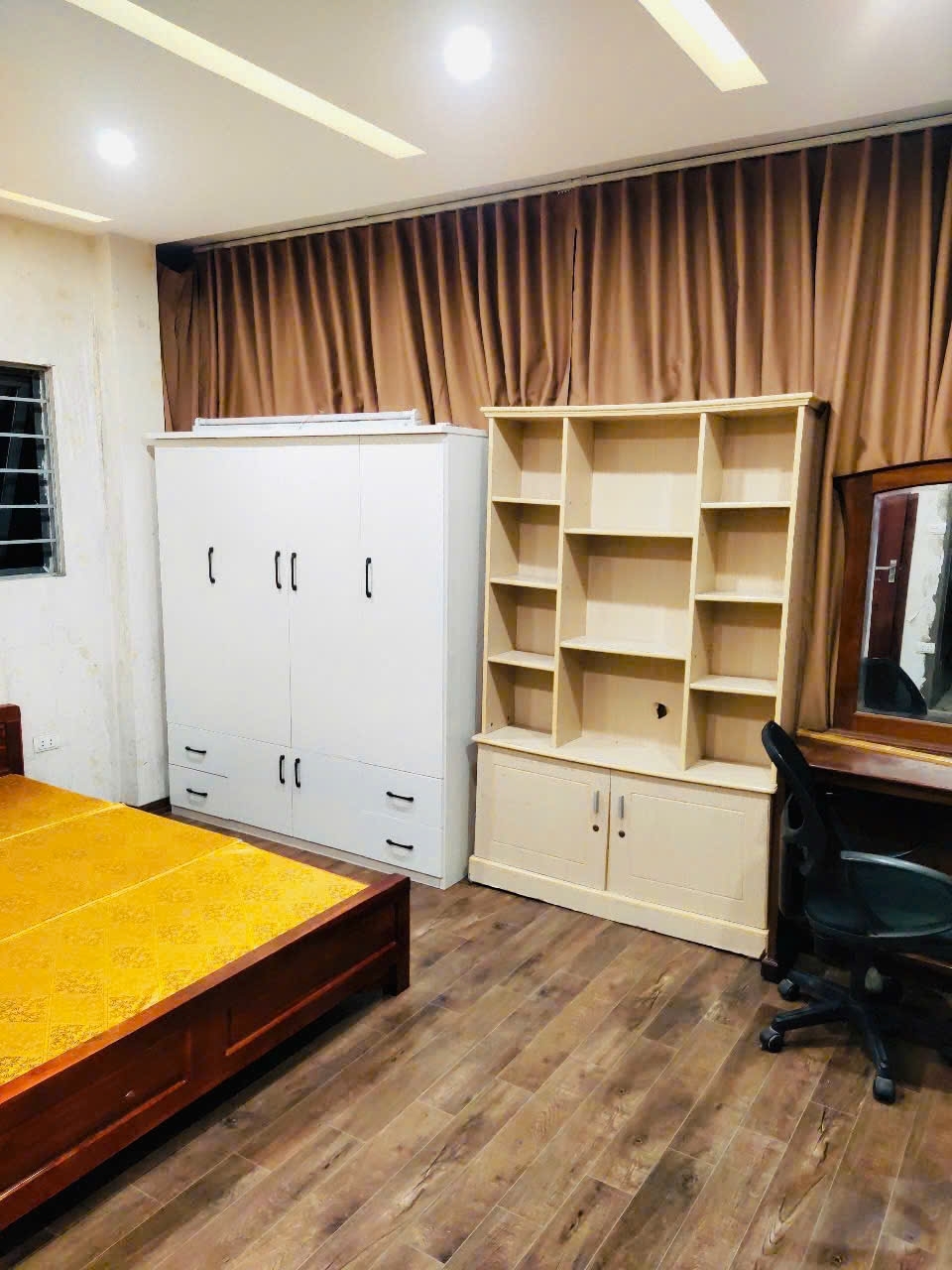 CHÍNH CHỦ CHO THUÊ CCMN KHÉP KÍN FULL ĐỒ TẠI TRUNG TÂM HÀ ĐÔNG GIÁ CHỈ 2.5 TRIỆU