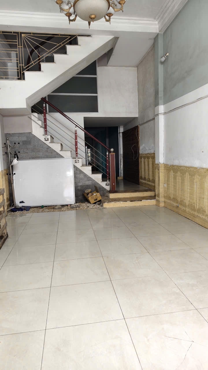 Chính chủ cho thuê nhà 3 tầng tại Tổ dân phố 10 ngõ 81 đường Vạn Phúc Hà Đông.